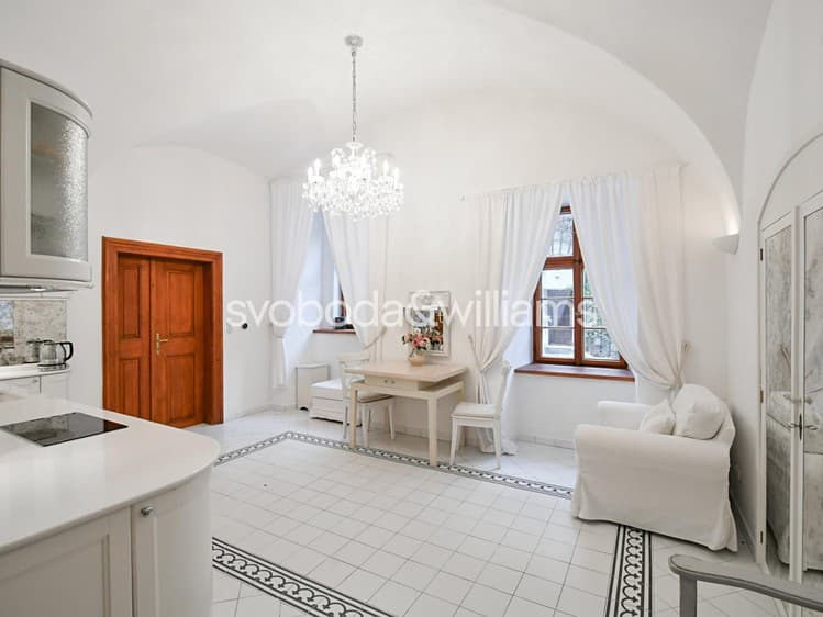 Pronájem bytu 1+1 60 m²