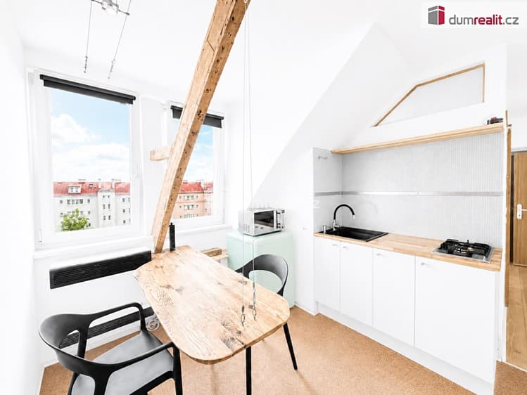 Pronájem bytu 1+kk 28 m²