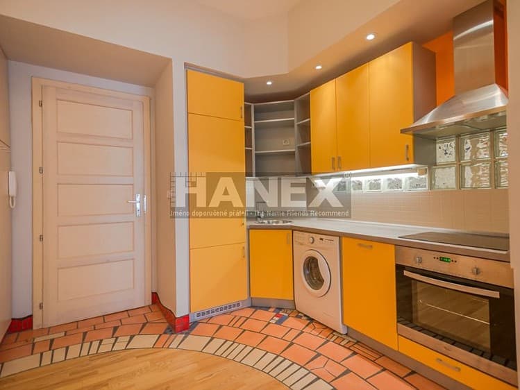 Pronájem bytu 1+1 38 m²