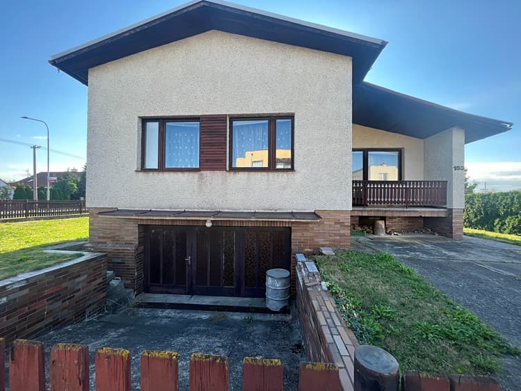 Prodej rodinného domu 211 m², pozemek 814 m²