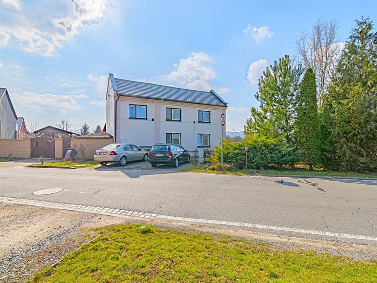 Prodej rodinného domu 180 m², pozemek 1 101 m²