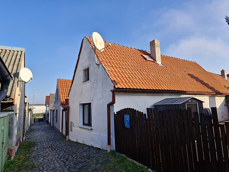 Prodej rodinného domu 108 m², pozemek 677 m²