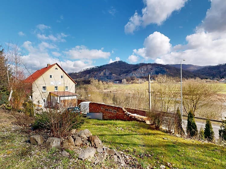 Prodej rodinného domu 313 m², pozemek 2 261 m²