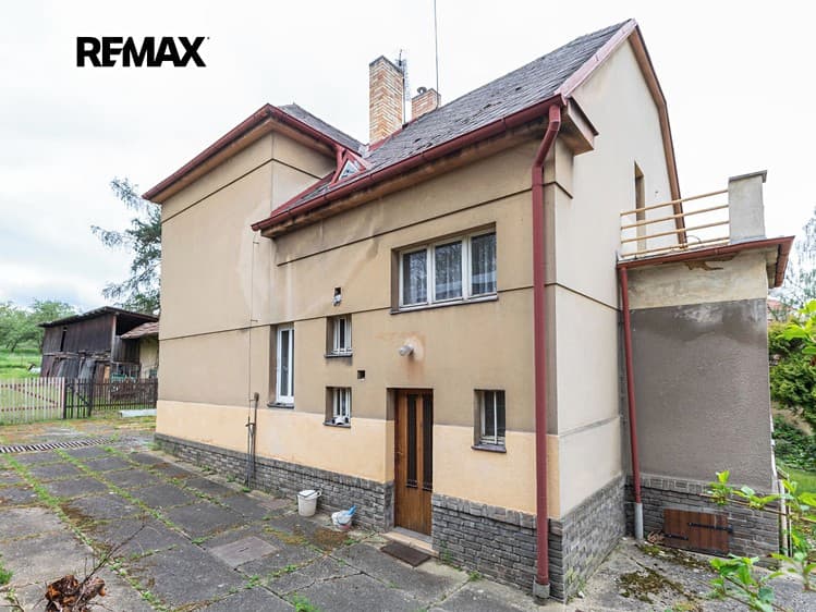 Prodej rodinného domu 345 m², pozemek 1 475 m²