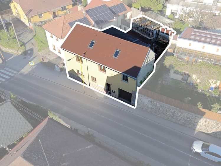 Prodej rodinného domu 240 m², pozemek 216 m²