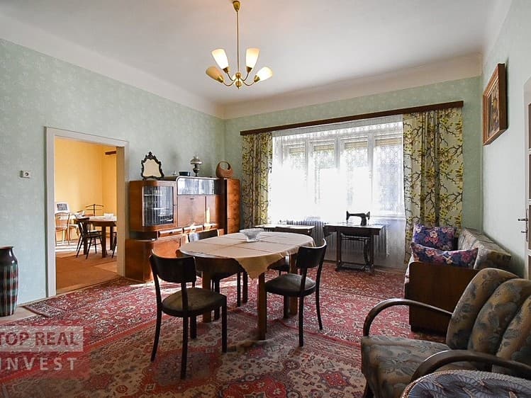 Prodej rodinného domu 650 m², pozemek 3 471 m²