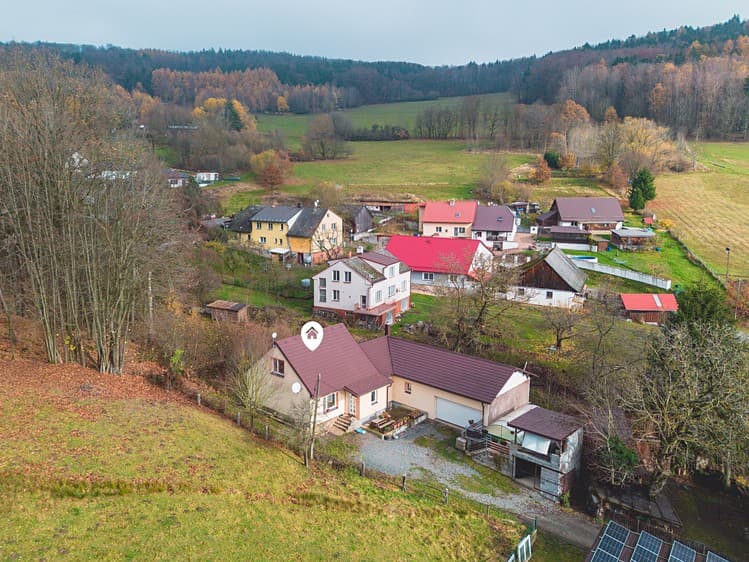 Prodej rodinného domu 195 m², pozemek 2 927 m²