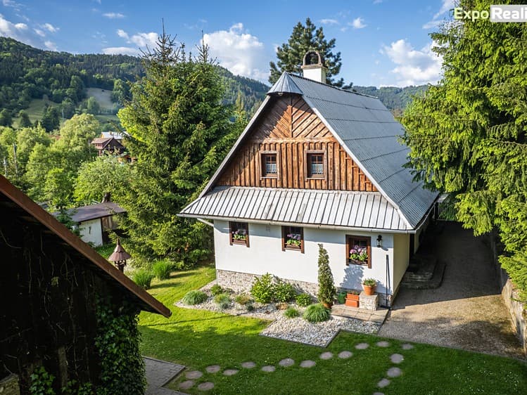 Prodej rodinného domu 125 m², pozemek 2 335 m²