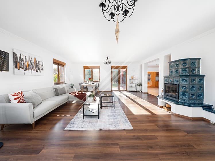 Prodej rodinného domu 345 m², pozemek 920 m²