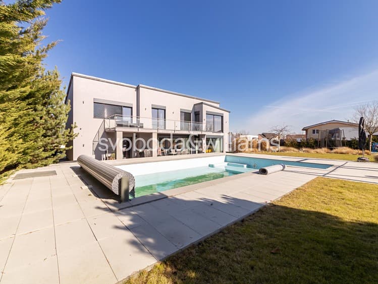 Prodej rodinného domu 203 m², pozemek 1 465 m²