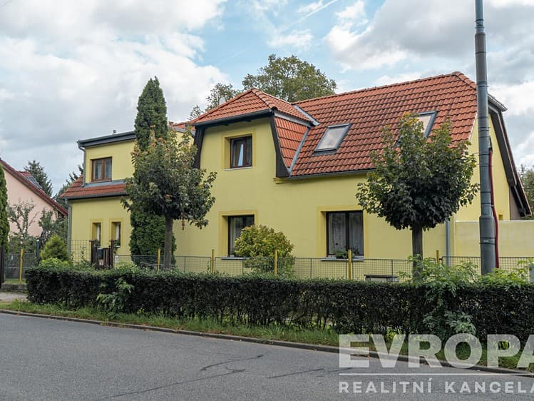 Prodej rodinného domu 213 m², pozemek 508 m²
