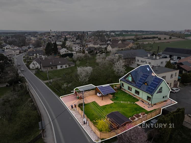Prodej rodinného domu 260 m², pozemek 632 m²