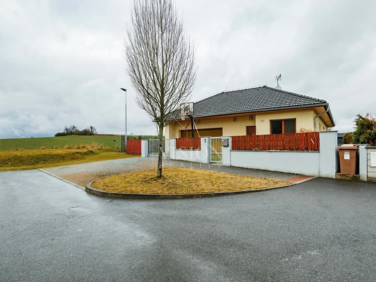 Prodej rodinného domu 140 m², pozemek 721 m²
