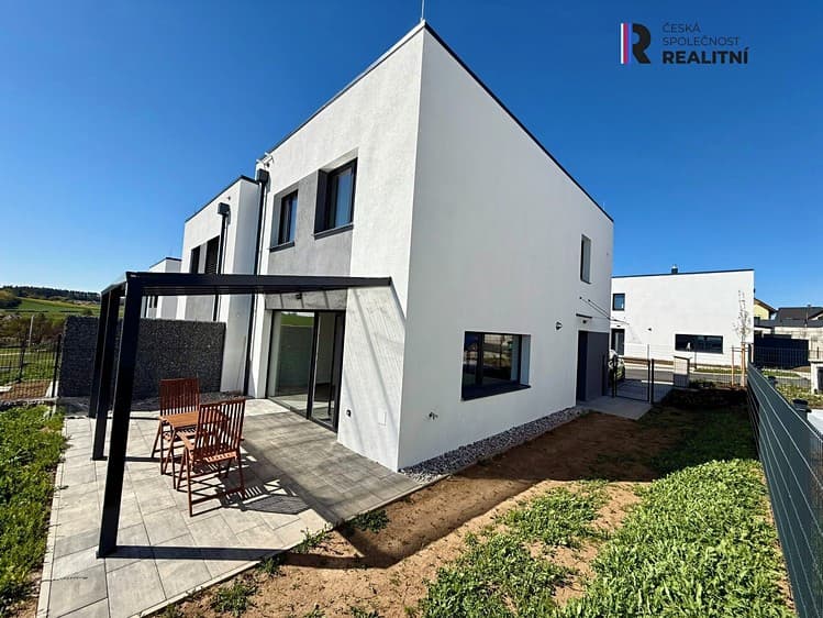 Pronájem rodinného domu 110 m², pozemek 373 m²