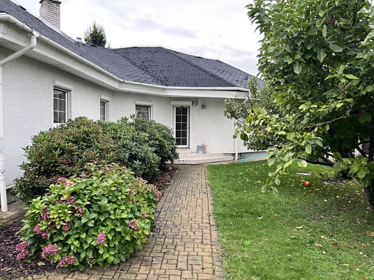 Pronájem rodinného domu 160 m², pozemek 800 m²
