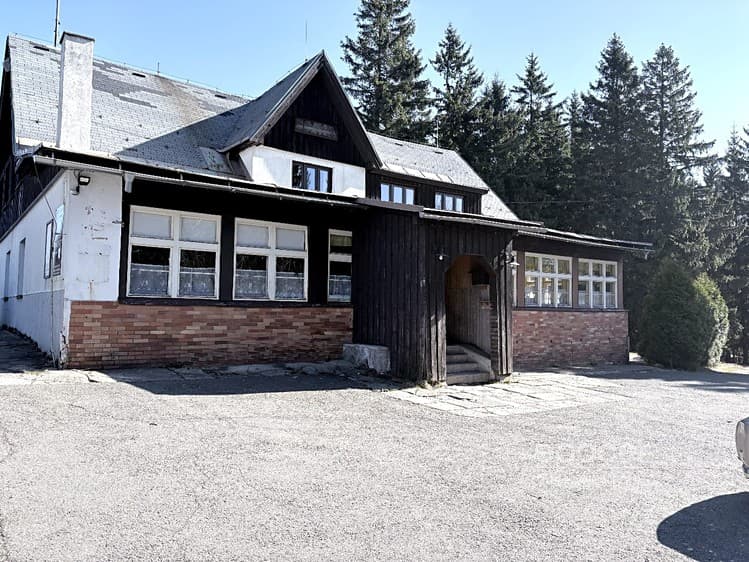 Pronájem chaty 600 m², pozemek 11 000 m²