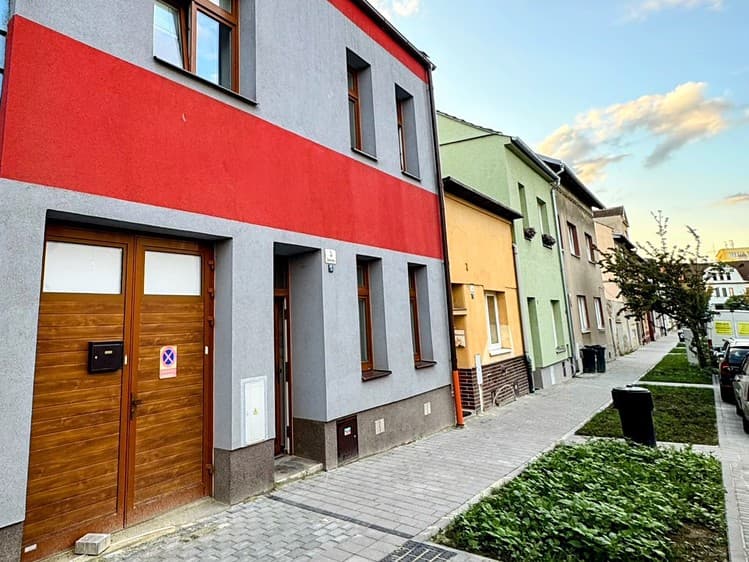 Pronájem rodinného domu 180 m², pozemek 201 m²