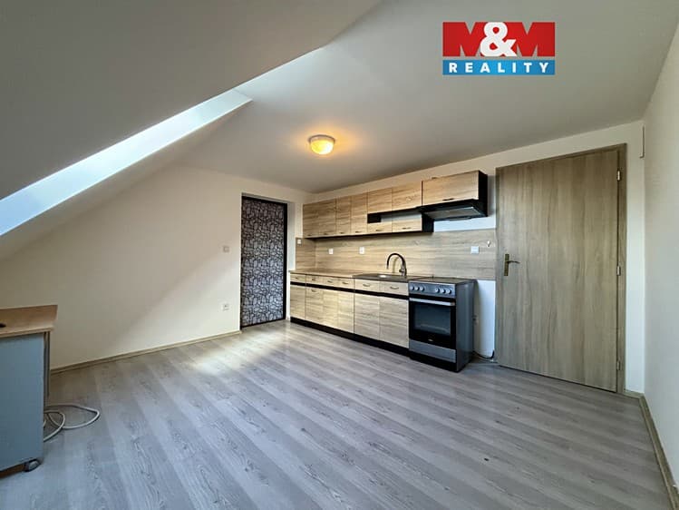 Pronájem rodinného domu 75 m², pozemek 14 m²