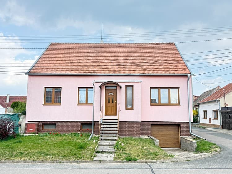 Pronájem rodinného domu 200 m², pozemek 357 m²