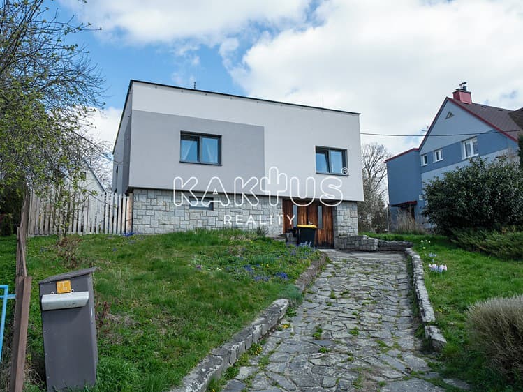 Pronájem rodinného domu 100 m², pozemek 664 m²