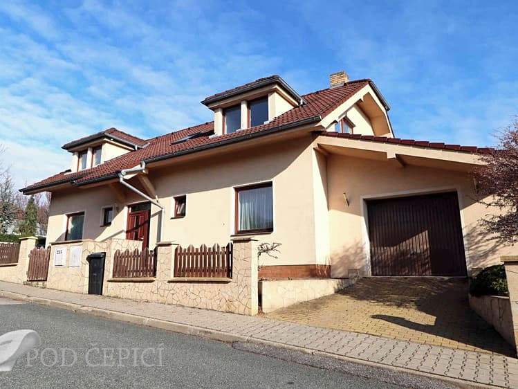 Pronájem rodinného domu 95 m², pozemek 450 m²