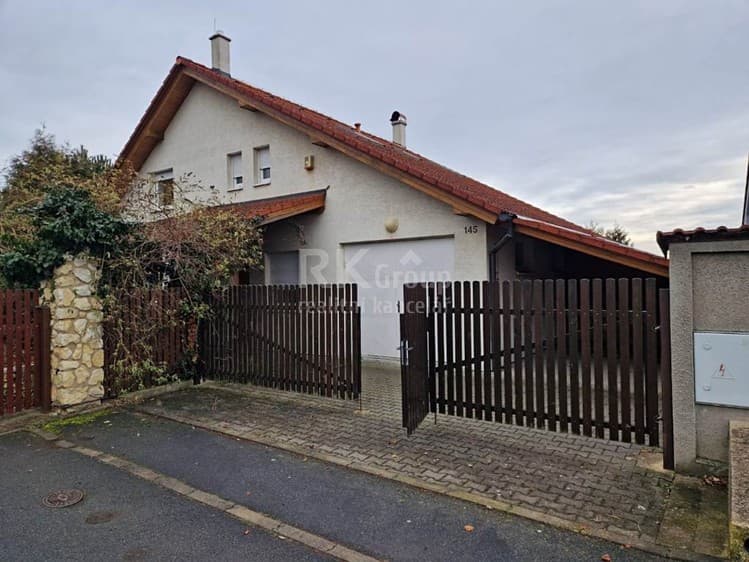 Pronájem rodinného domu 156 m², pozemek 864 m²