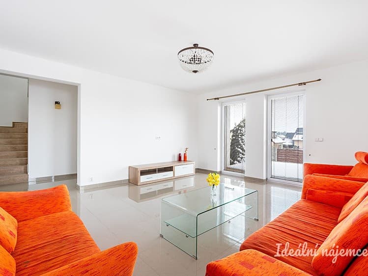 Pronájem rodinného domu 204 m², pozemek 600 m²