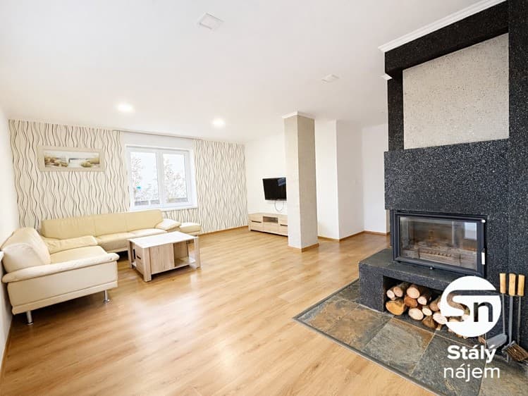 Pronájem rodinného domu 185 m², pozemek 640 m²