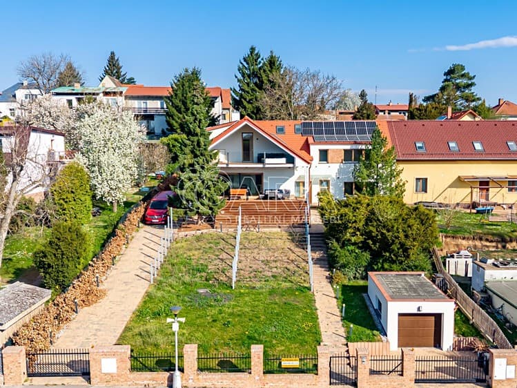 Pronájem vily 393 m², pozemek 775 m²