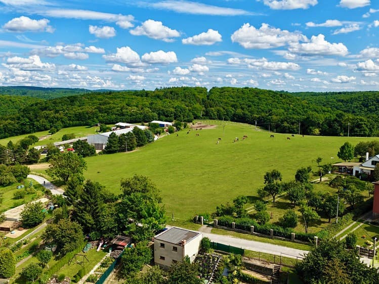 Prodej stavebního pozemku 5 845 m²