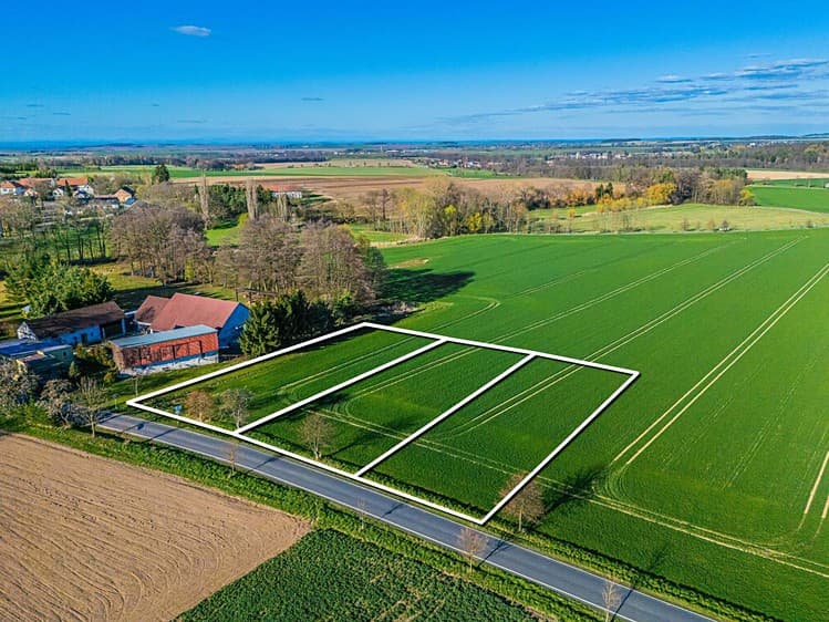 Prodej stavebního pozemku 1 468 m²