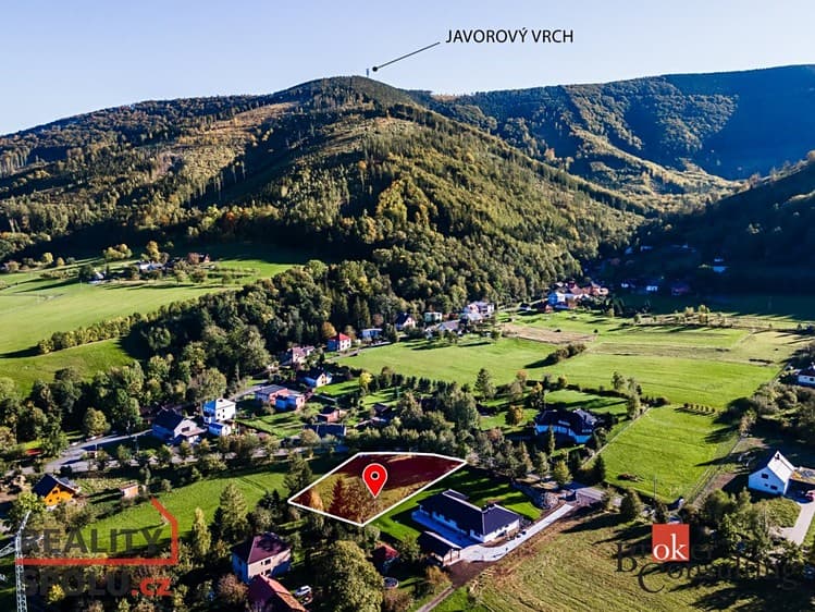 Prodej stavebního pozemku 1 700 m²