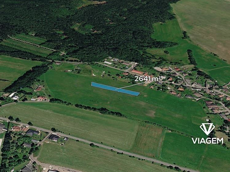 Prodej podílu 1/2 pole 1 320 m²