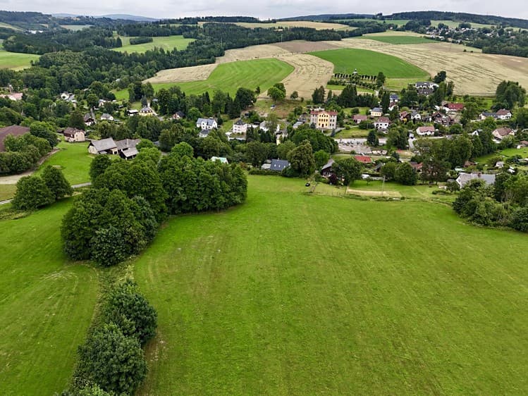 Prodej stavebního pozemku 1 962 m²