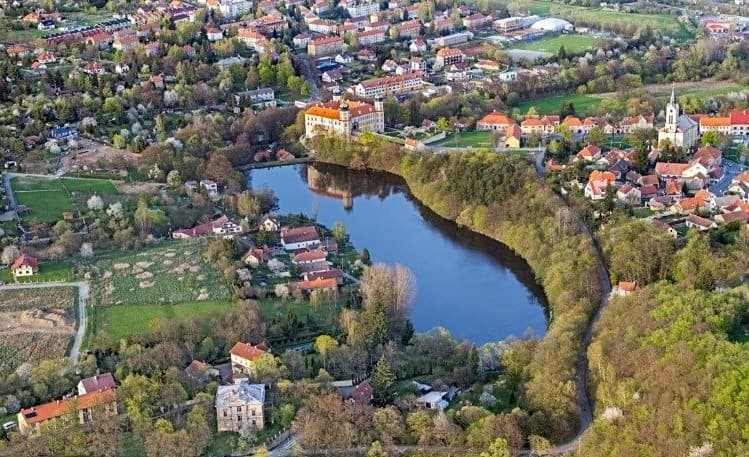 Prodej stavebního pozemku 1 923 m²