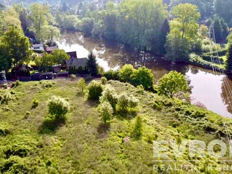 Prodej stavebního pozemku 9 000 m²