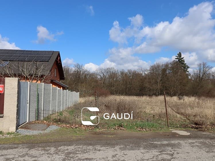 Prodej stavebního pozemku 1 483 m²