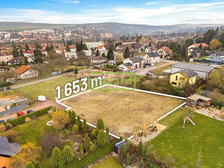 Prodej stavebního pozemku 1 653 m²