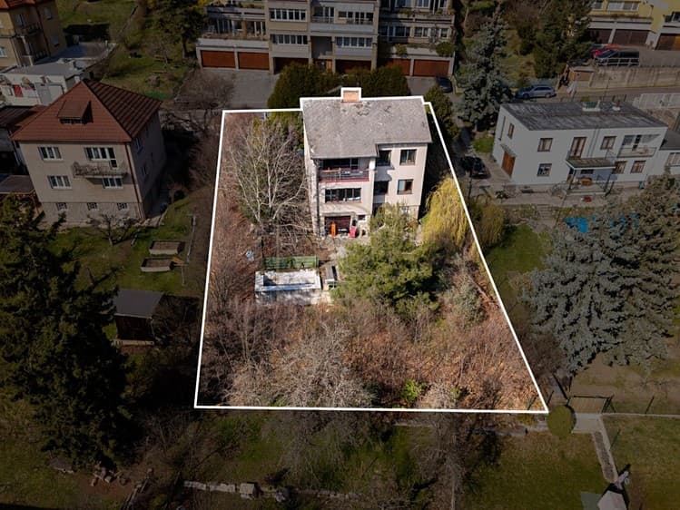 Prodej stavebního pozemku 906 m²