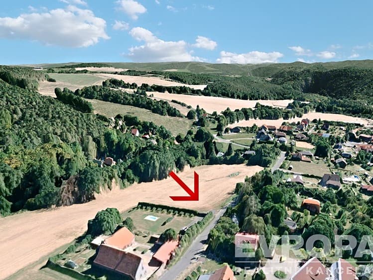 Prodej stavebního pozemku 2 777 m²