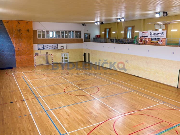 Prodej restaurace 2 163 m²