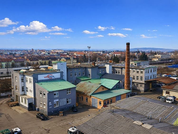 Prodej komerční nemovitosti 7 353 m²