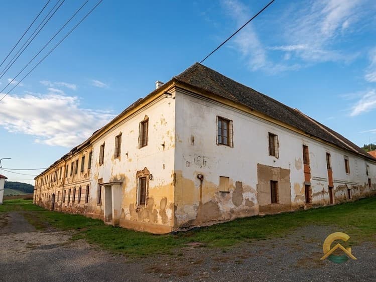 Prodej ubytovacího zařízení 2 000 m²
