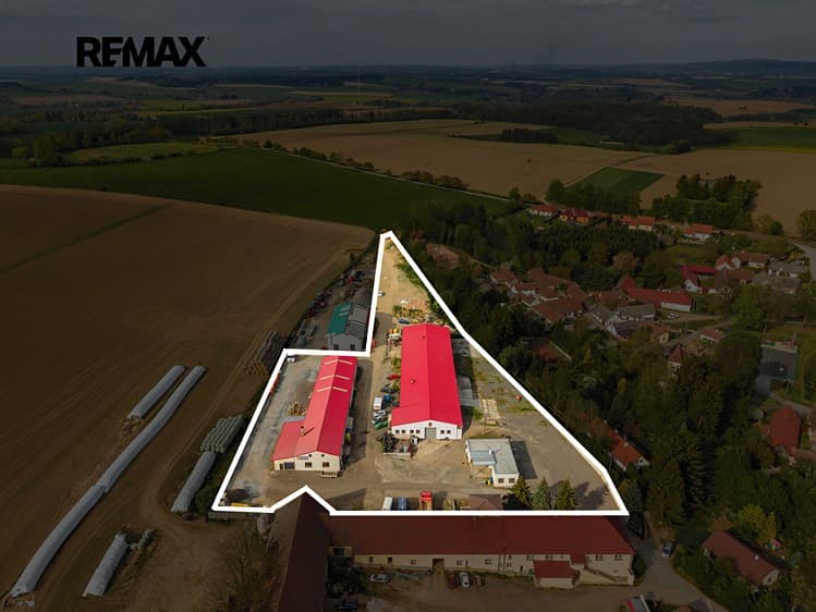 Prodej skladového prostoru 2 100 m²