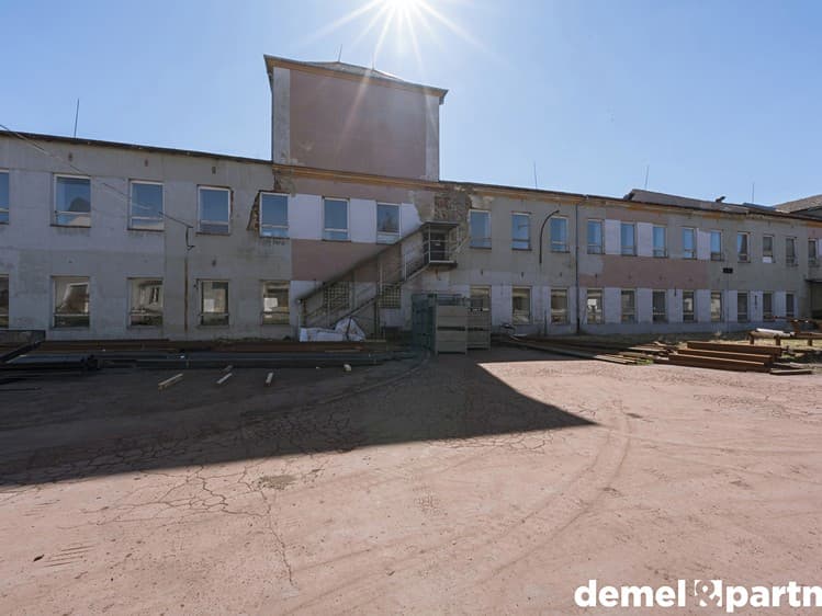 Prodej výrobní haly, prostoru 6 500 m²