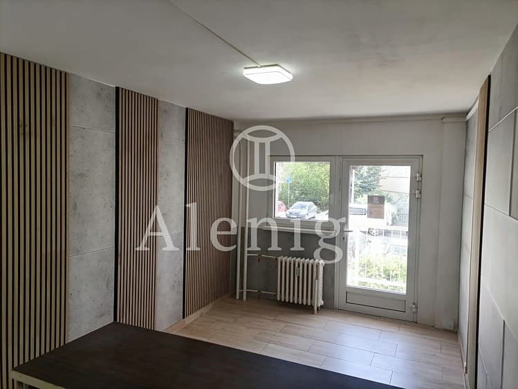 Prodej obchodního prostoru 15 m²