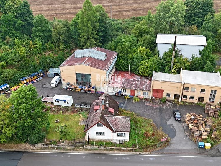 Prodej výrobní haly, prostoru 1 338 m²