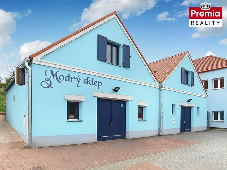 Prodej výrobní haly, prostoru 1 500 m²