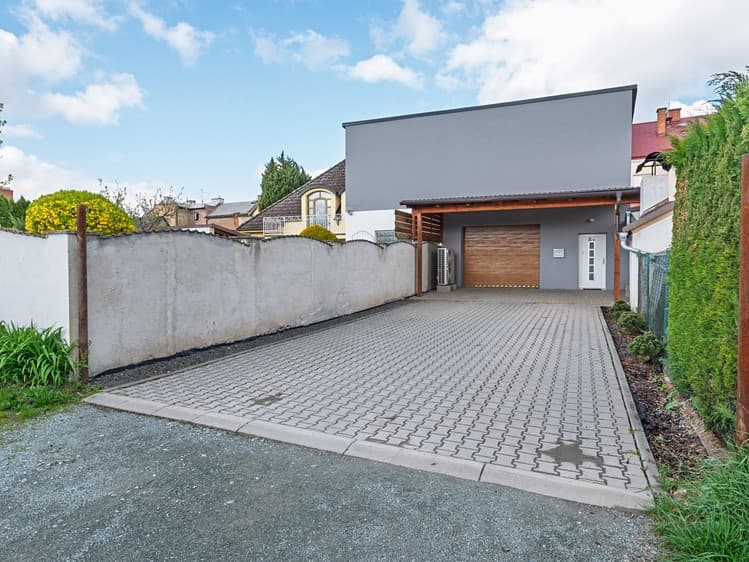 Prodej kanceláře 180 m²