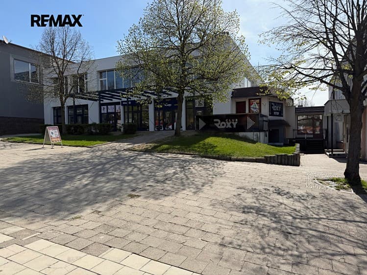 Prodej obchodního prostoru 45 m²